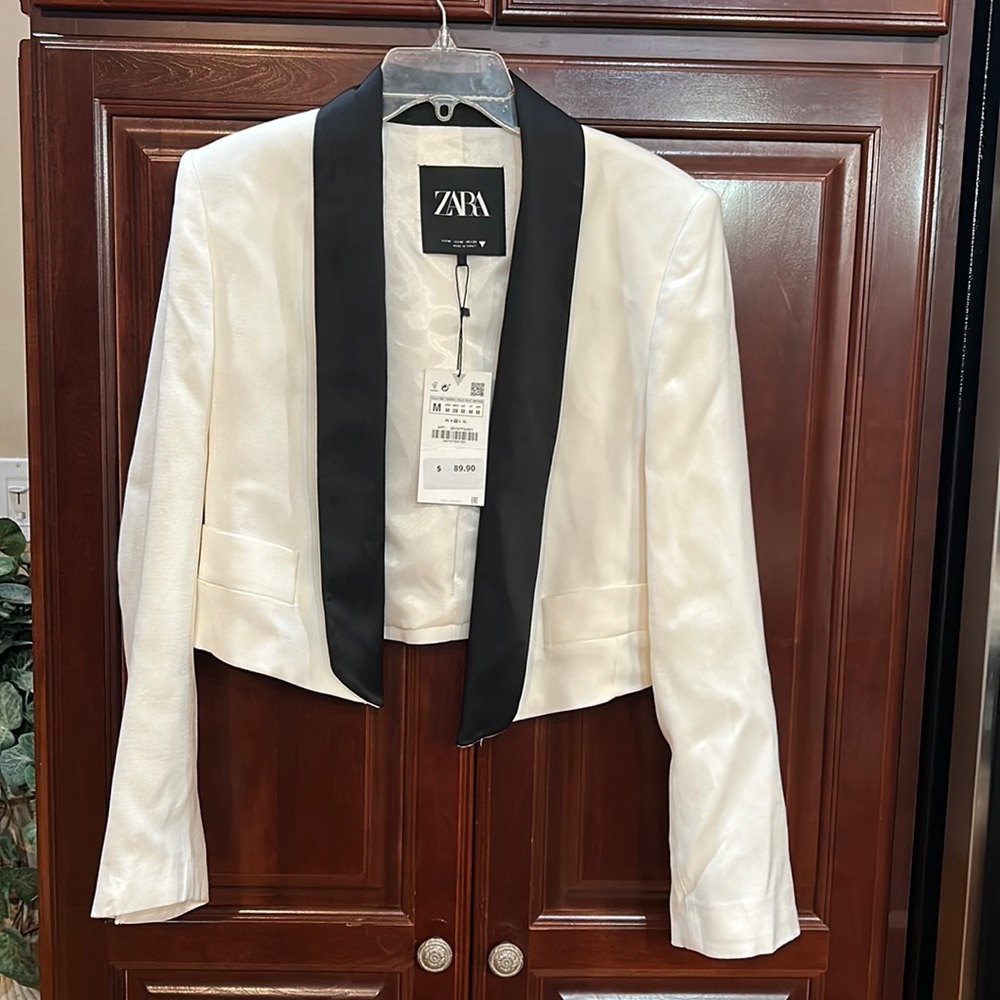 Ladies brand new Zara cropped blazer